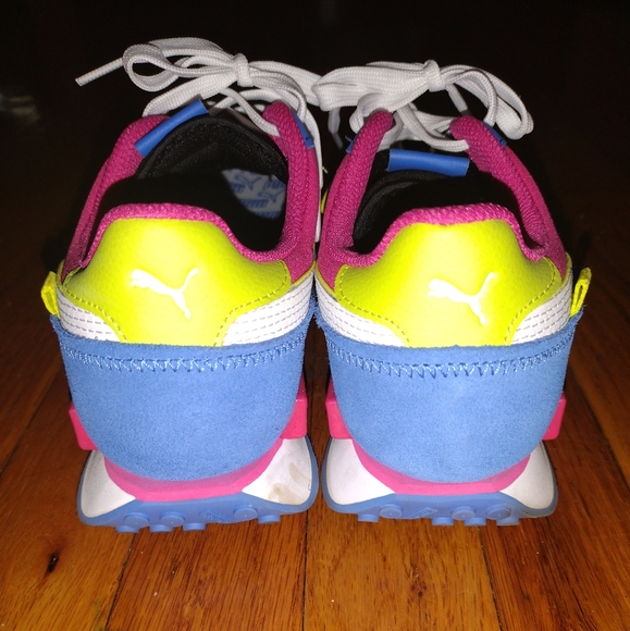 Women's 9 PUMA Future Rider Play On Athletic Shoe - Picture 4 of 6